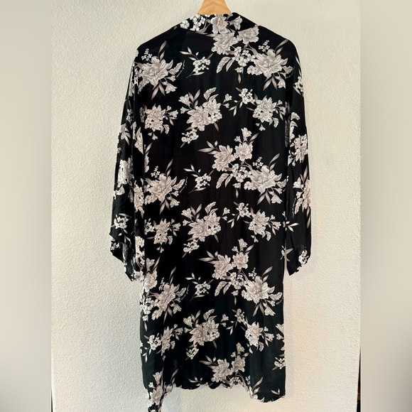 Spirtual Gangster Light Robe - Picture 6 of 7